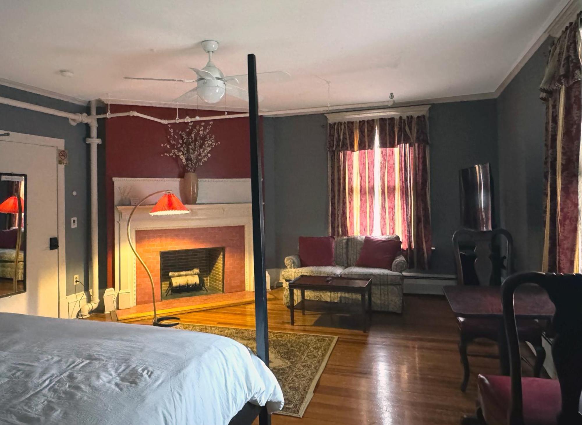 The Revival House Hotel Adams Exterior photo